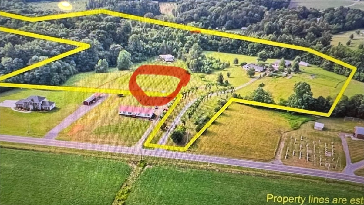 4.5 acre pasture available for lease