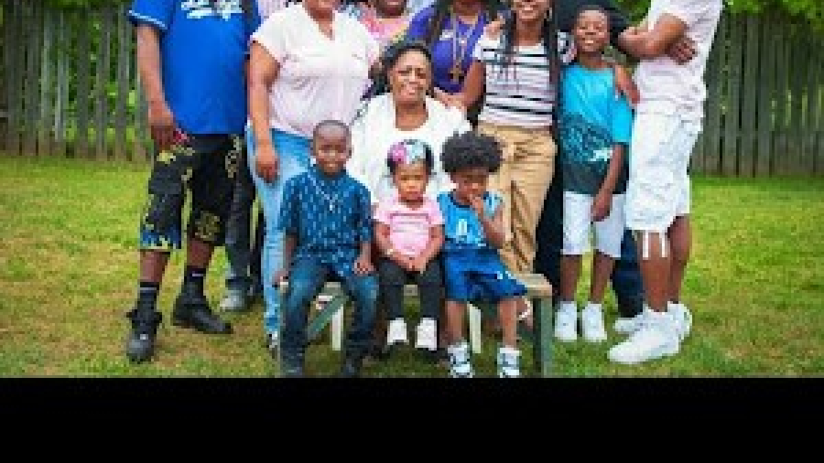 my family im ythe one in the blk in the back