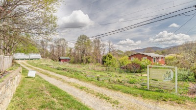 view of entrance to farm
