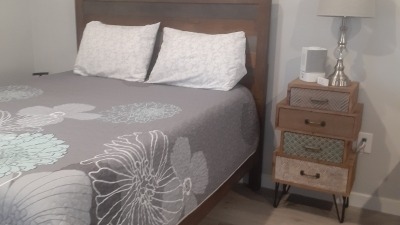 Airbnb queen bed