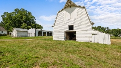 barn/ 5 bay