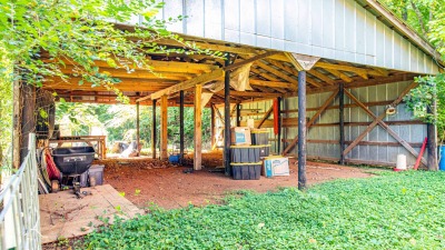 Pole barn for equipment