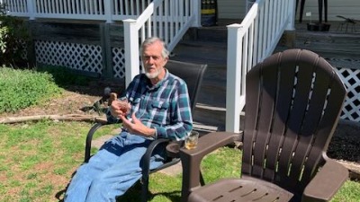 chilling on w porch lawn