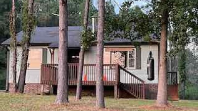 2BR House availalbe for rent