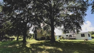 Old mobile home view